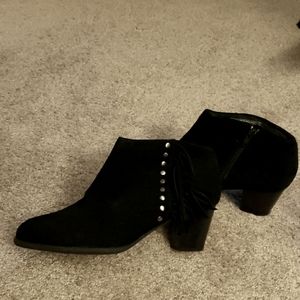 Vionic black suede bottle heels size 8.5